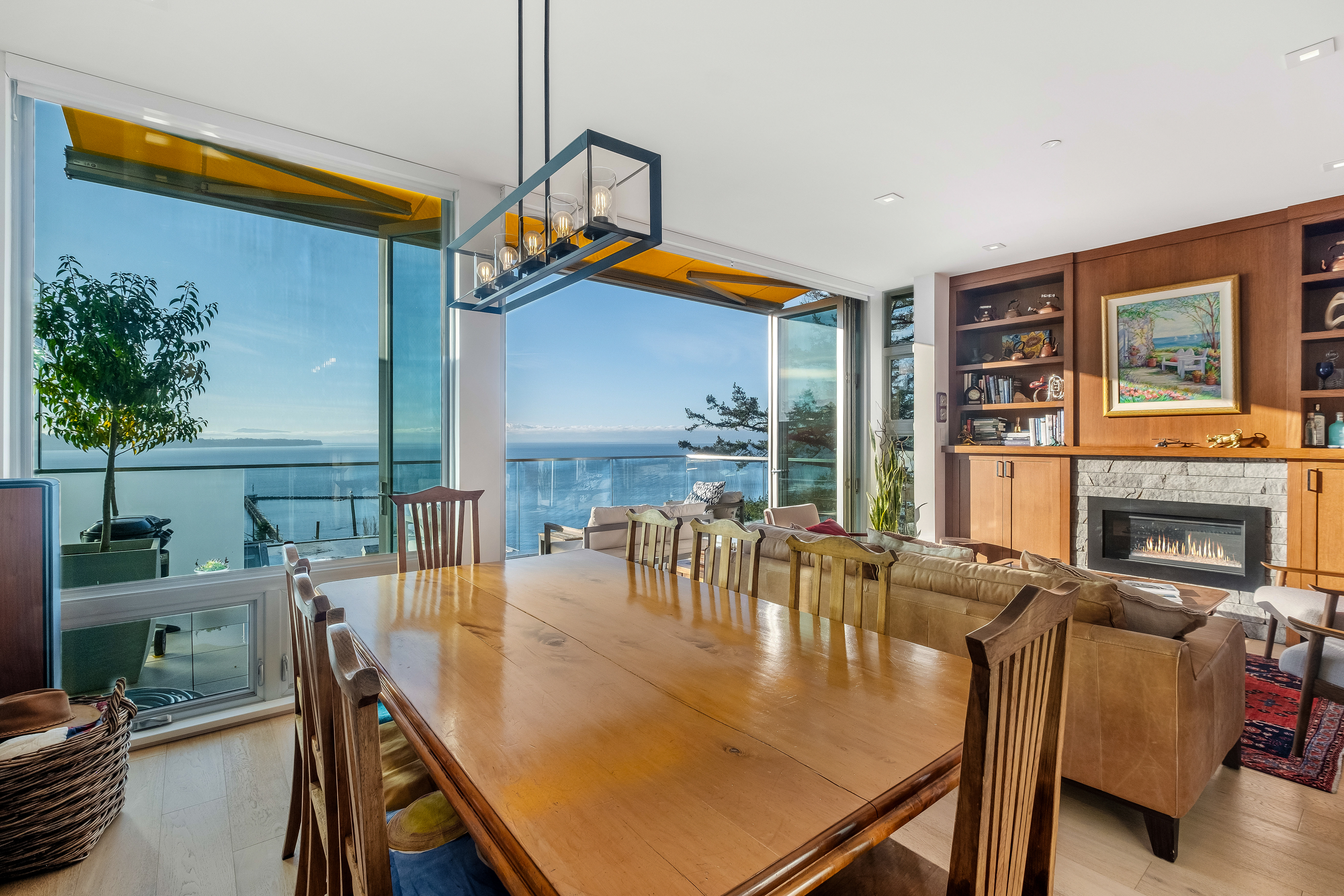 15046 Buena Vista Avenue